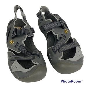 Keen Zambezi Sandals in Raven - Gargoyle size 11